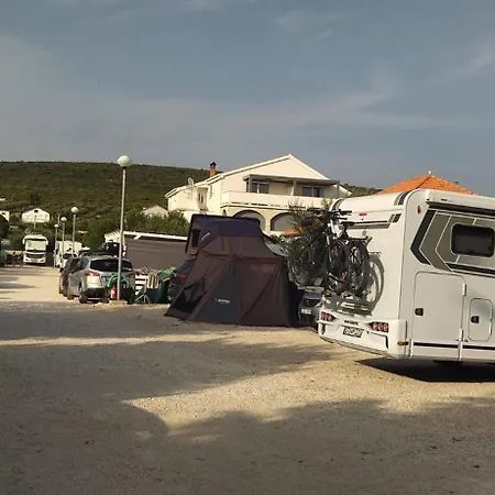 Kamp Camping Sukosan Beach *