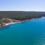 Camping Sukosan Beach Sukošan