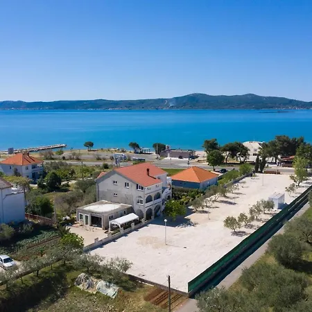 Camping Sukosan Beach *