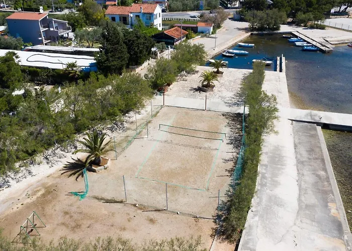 Camping Sukosan Beach אתר קמפינג