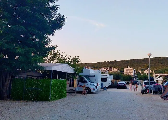 אתר קמפינג Camping Sukosan Beach
